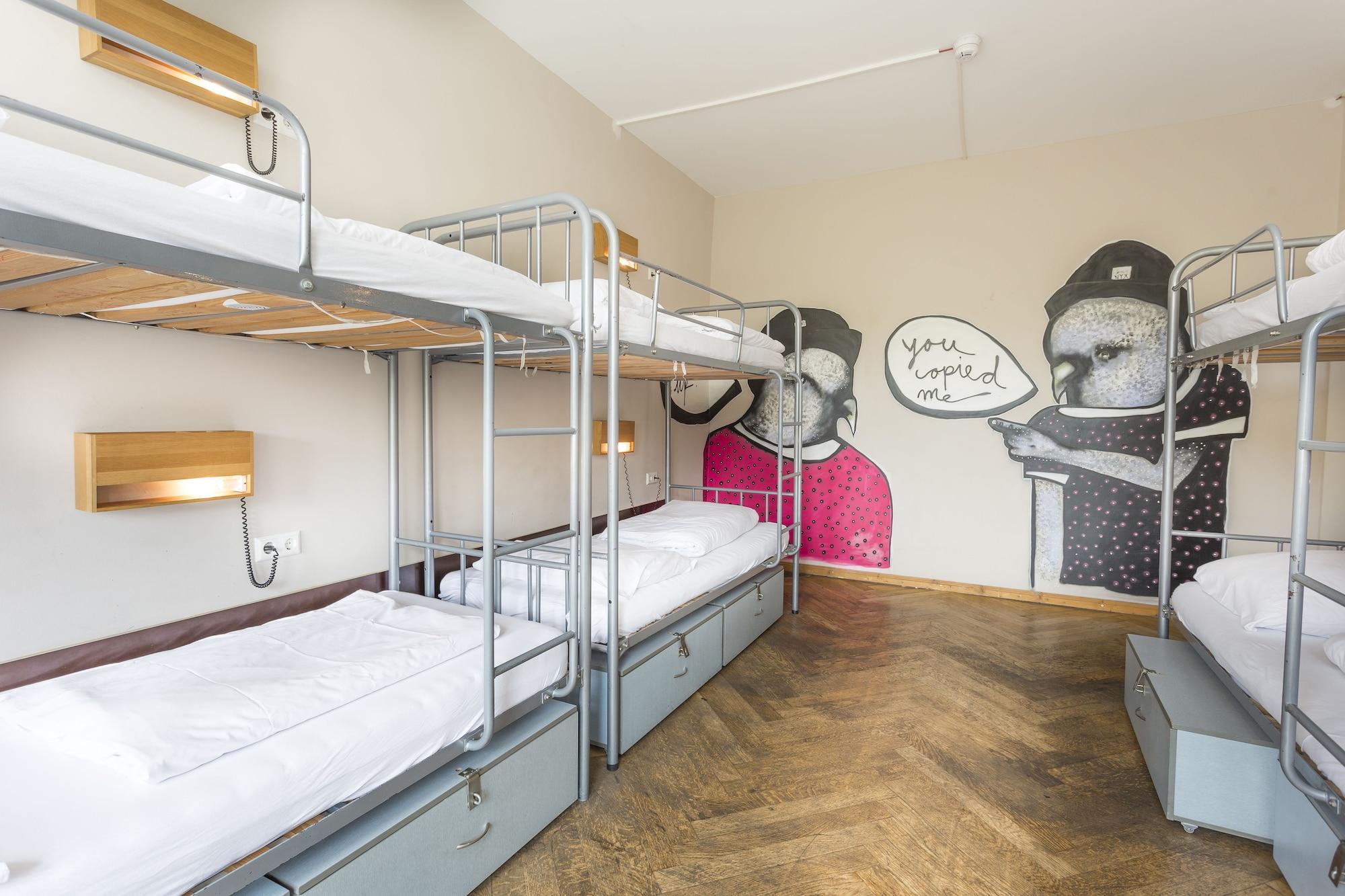 Single Bed 8-Bed Mixed Dormitory Room