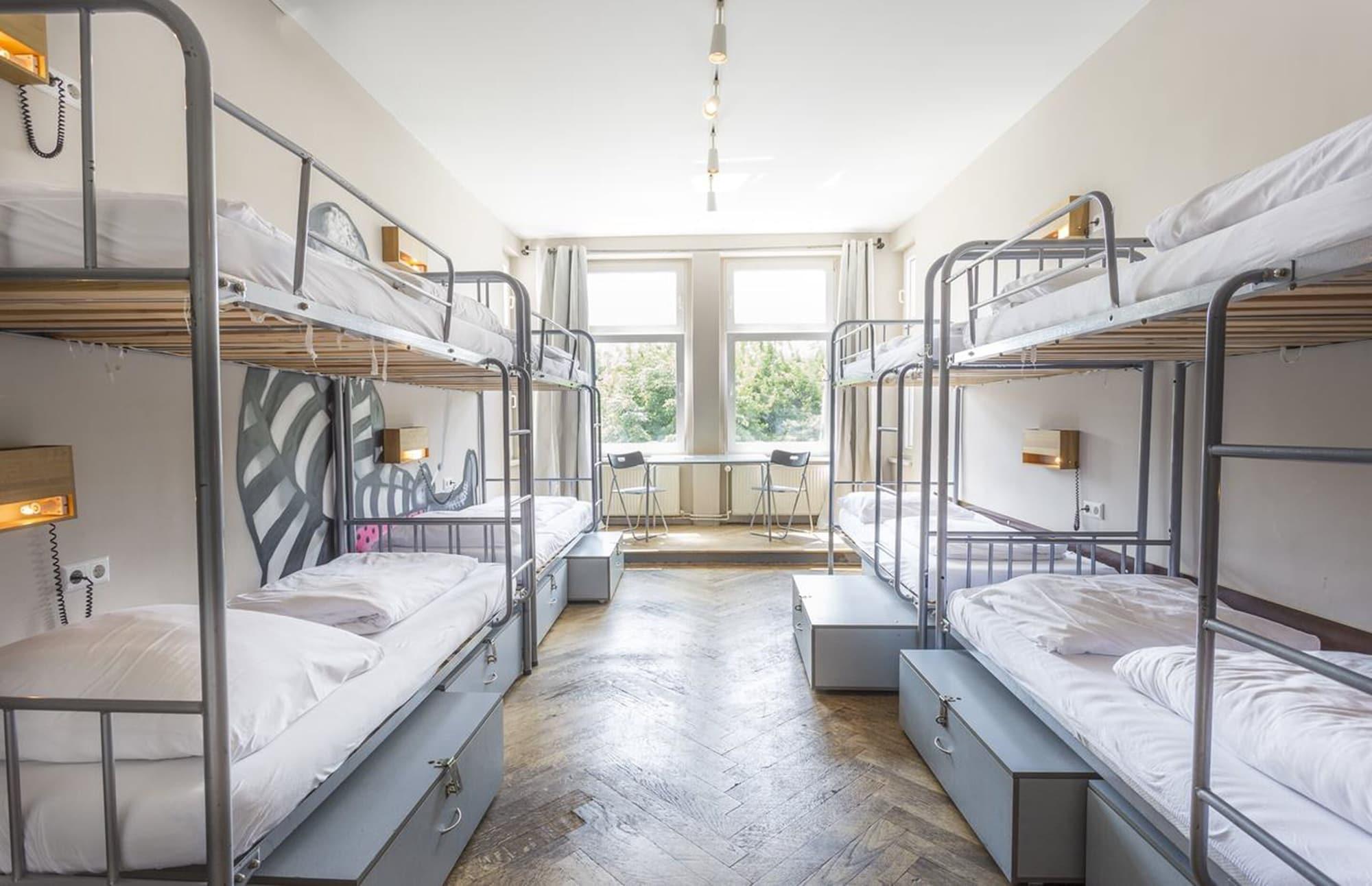 Single Bed 8-Bed Mixed Dormitory Room