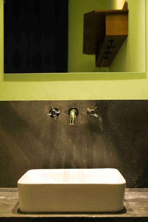 Single Room Shower
